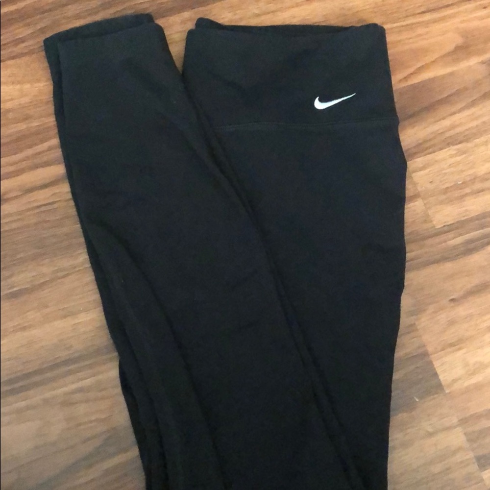 NIKE DRI FIT LEGGINGS